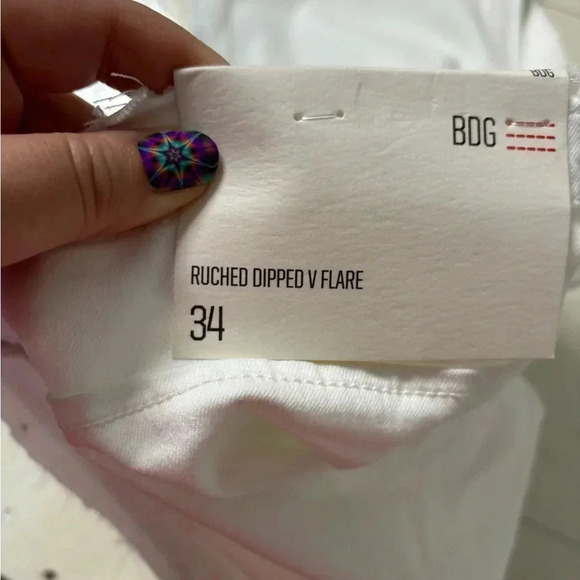 BDG Urban Outfitters Jeans Size 34 Ruched Dipped V Flare White Stretch Denim New - Picture 8 of 9